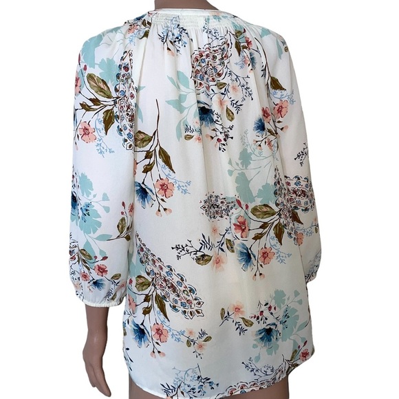 DR 2 cream and floral print 3/4 sleeve tassel tie neckline SZ SM Lightweight top - Picture 4 of 10